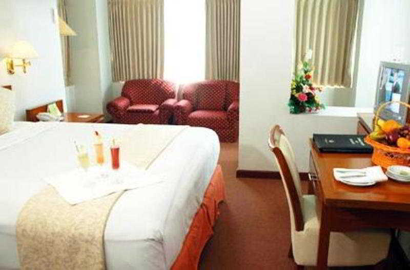Hotel Bisanta Bidakara Tunjungan Surabaya Ngoại thất bức ảnh